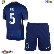 Camiseta Países Bajos Nathan Ake #5 Visitante Equipación para niños Eurocopa 2024 manga corta (+ pantalones cortos)
